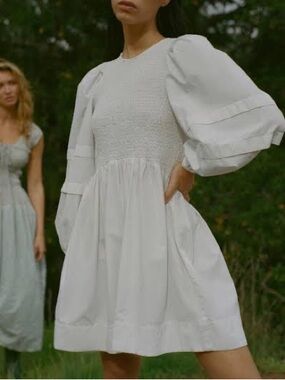 Ciao Lucia- Dajana Dress White smocked puff sleeve mini cotton dress size small